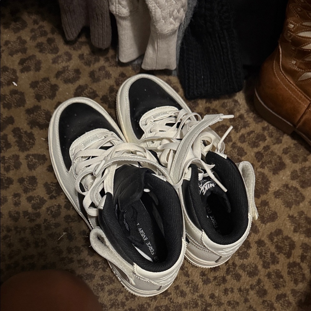 Nike High-Top Sneakers in Black and Cream AF1 size 7